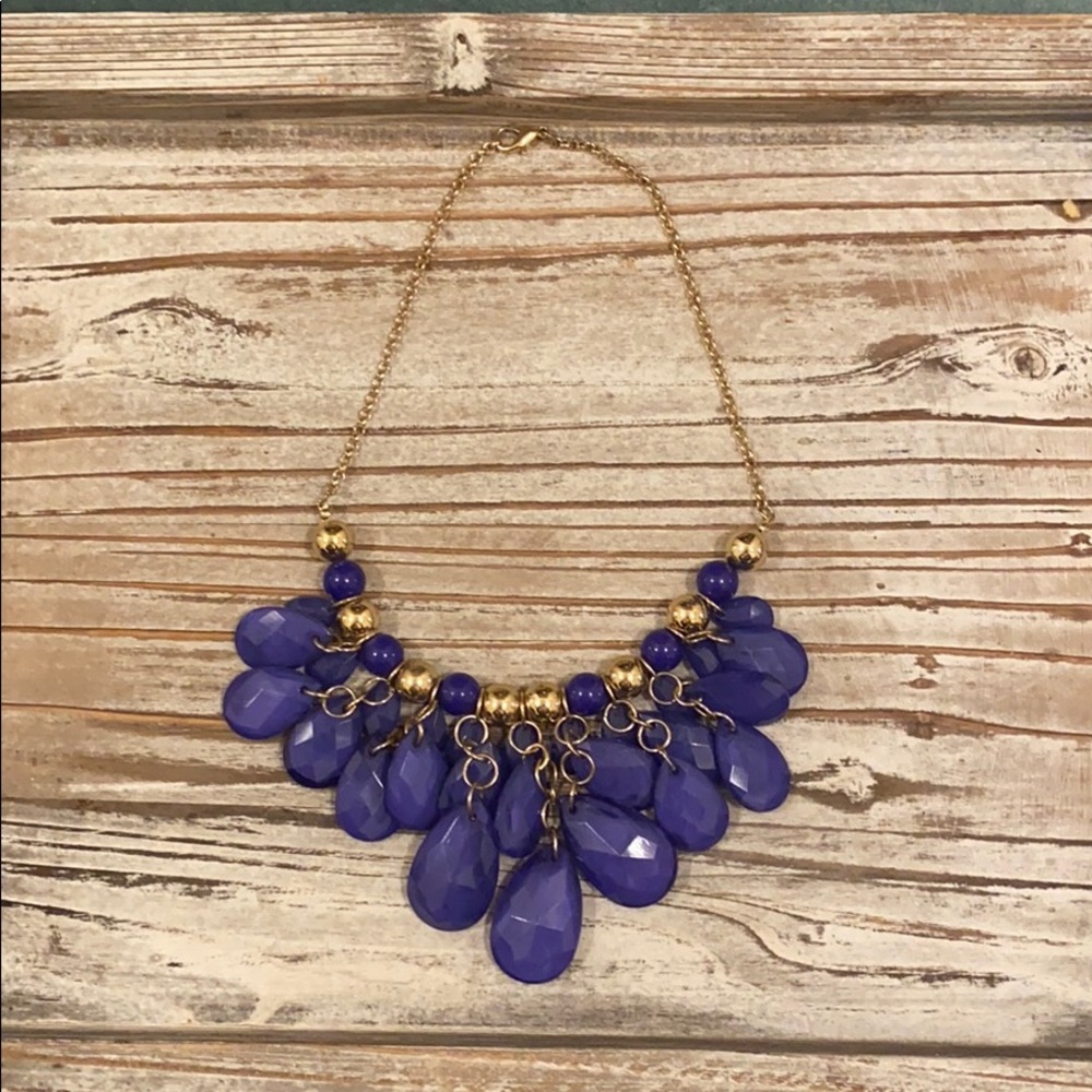 Statement necklace